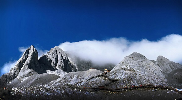 玉龙雪山  北院区  医务科  王陈光.jpg